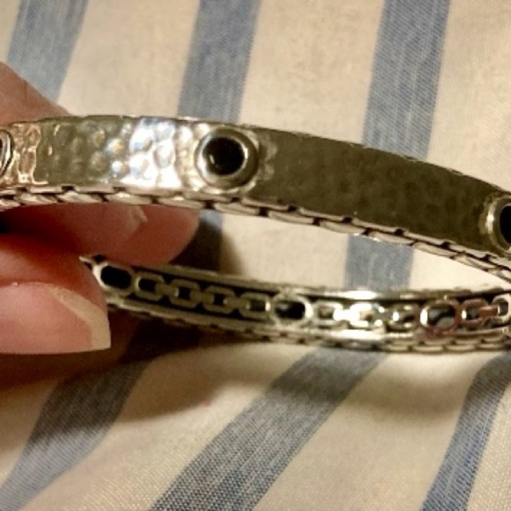 JAI by John Hardy Hammered Sterling Silver Black Spinel Hinged Bangle Bracelet~